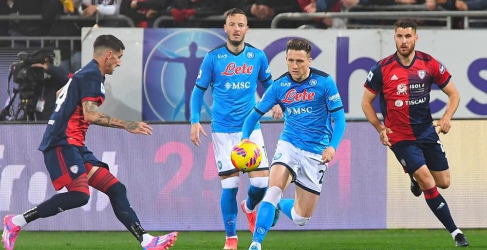 Il Napoli manca l’aggancio alla vetta: a Cagliari è 1-1, Osimhen riprende Pereiro