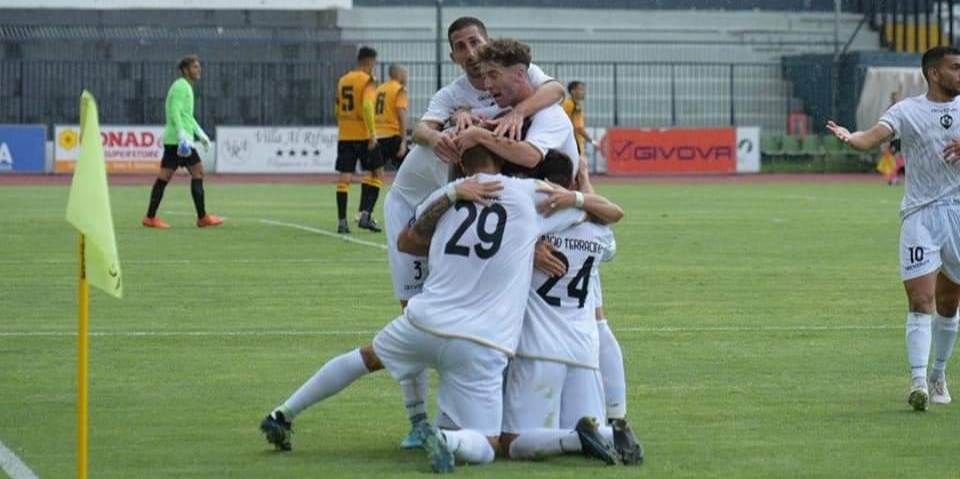 Coppa Italia Serie D, la Cavese batte il Nola 2-1: decide Foggia