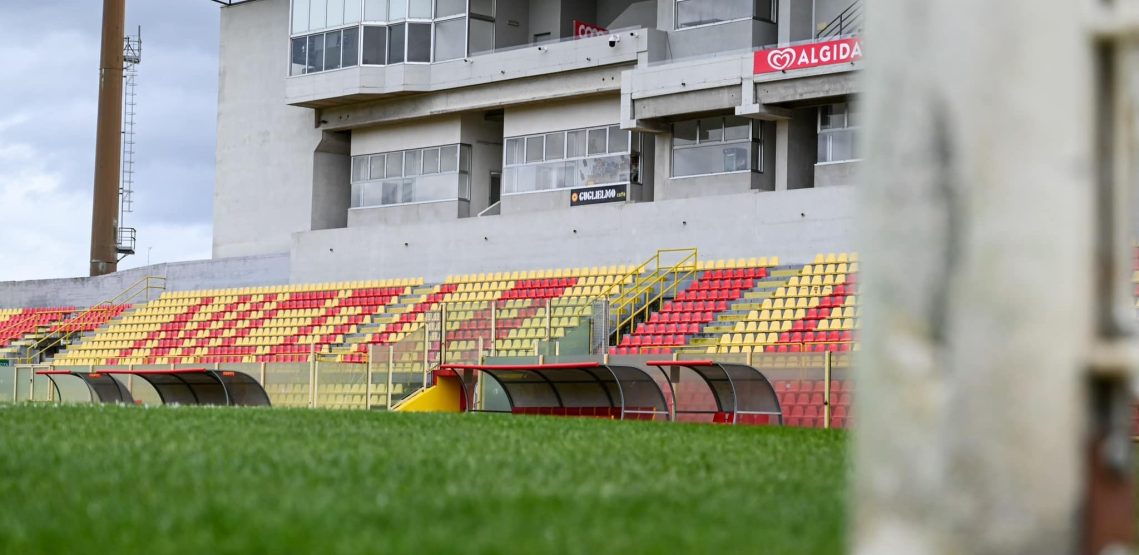 Il Giugliano non sfigura, ma è il Catanzaro a vincere: tris dei calabresi al ‘Ceravolo’