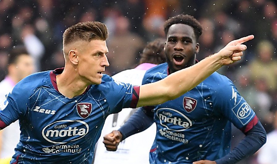 Piatek, Coulibaly e tanti errori: la Salernitana rallenta, la Cremonese pareggia all’Arechi