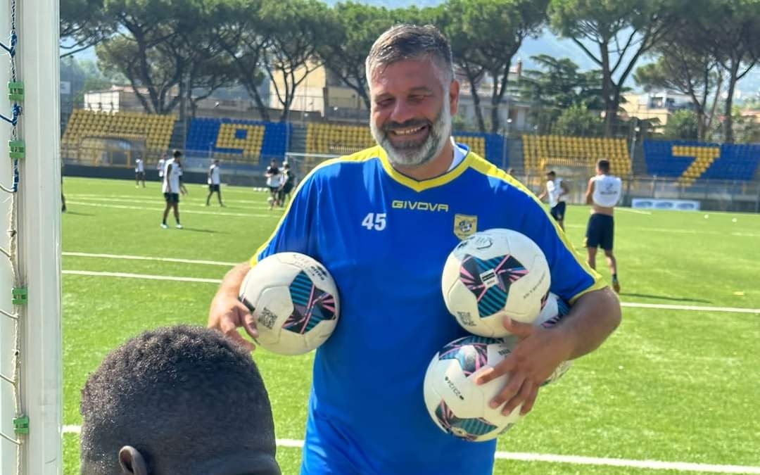 Juve Stabia, Petrazzuolo sui fatti di Crotone: “Aggredito e attaccato alle spalle, nonostante ciò sono stato squalificato 4 mesi”