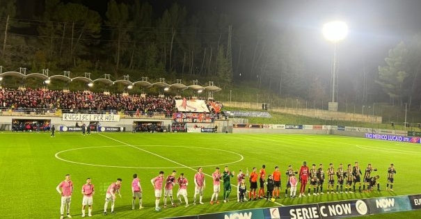 Al ‘Curcio’ di Picerno è una giornata a tinte gialloblù: la Juve Stabia vince e va in fuga