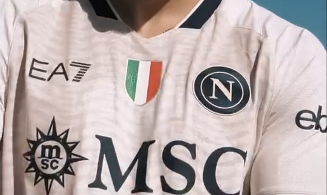 Napoli, presentata la Everywhere Jersey: il video