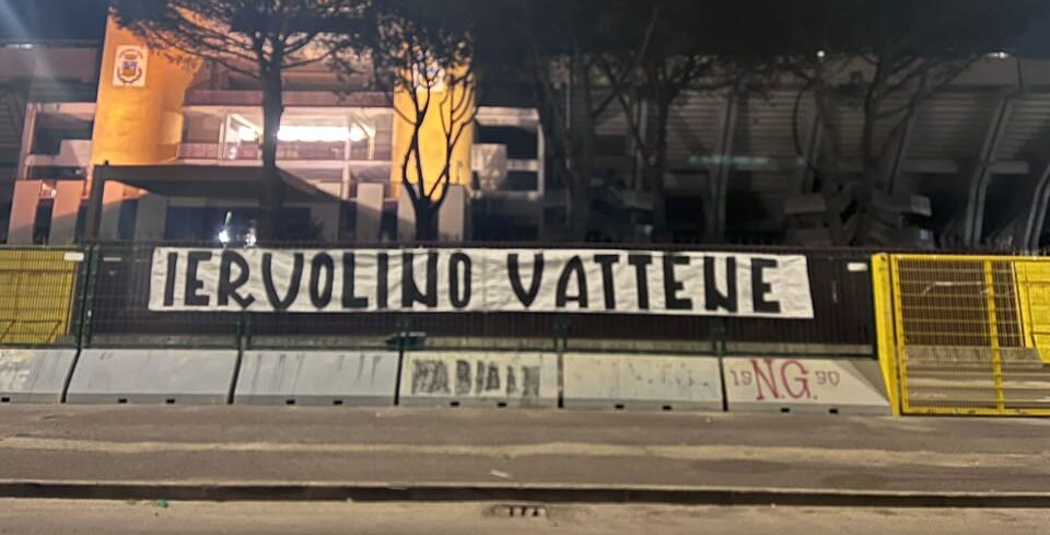 striscione tifosi salernitana